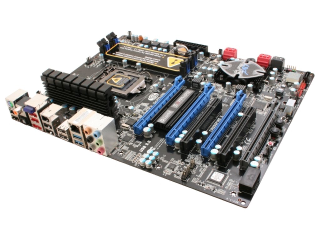 SAPPHIRE Pure Black P67 Hydra (PB-CI7S42P67 / 52035-00-40G) - 製品