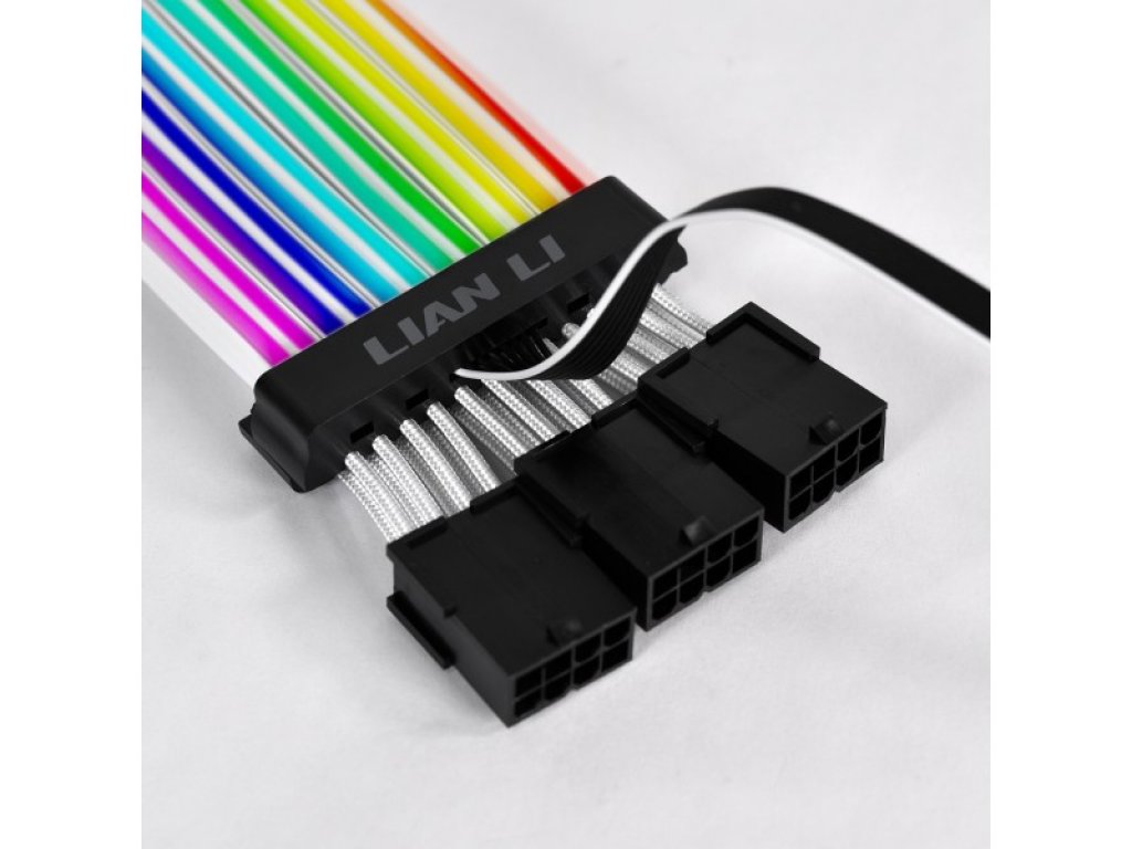 Lian-Li STRIMER PLUS TRIPLE 8PIN STRIMER PLUS - 製品詳細