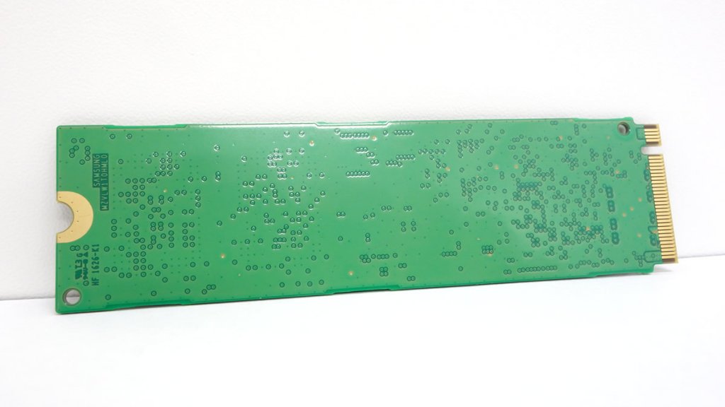 SM961 M.2 NVMe SSDシリーズに容量1TBモデル「MZVKW1T0HMLH-00000