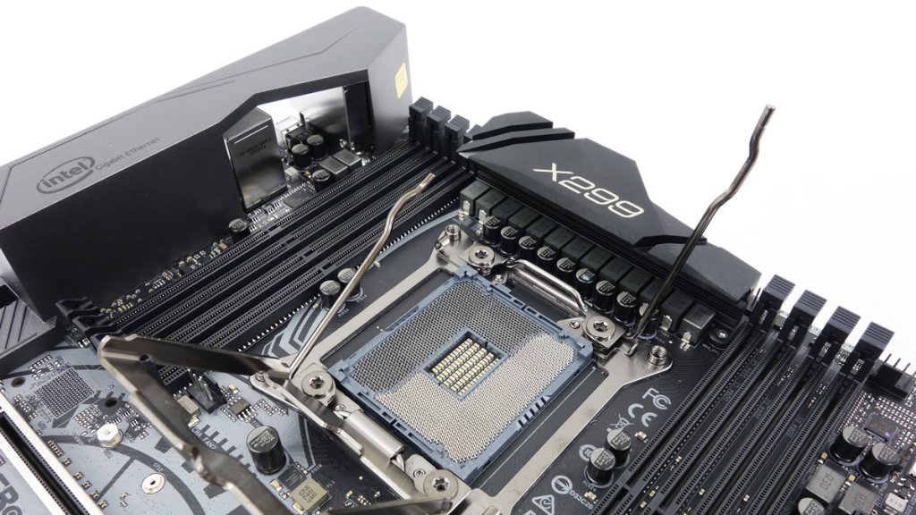 最終値引き)i7-7820x、マザボ、CPUクーラーのセット