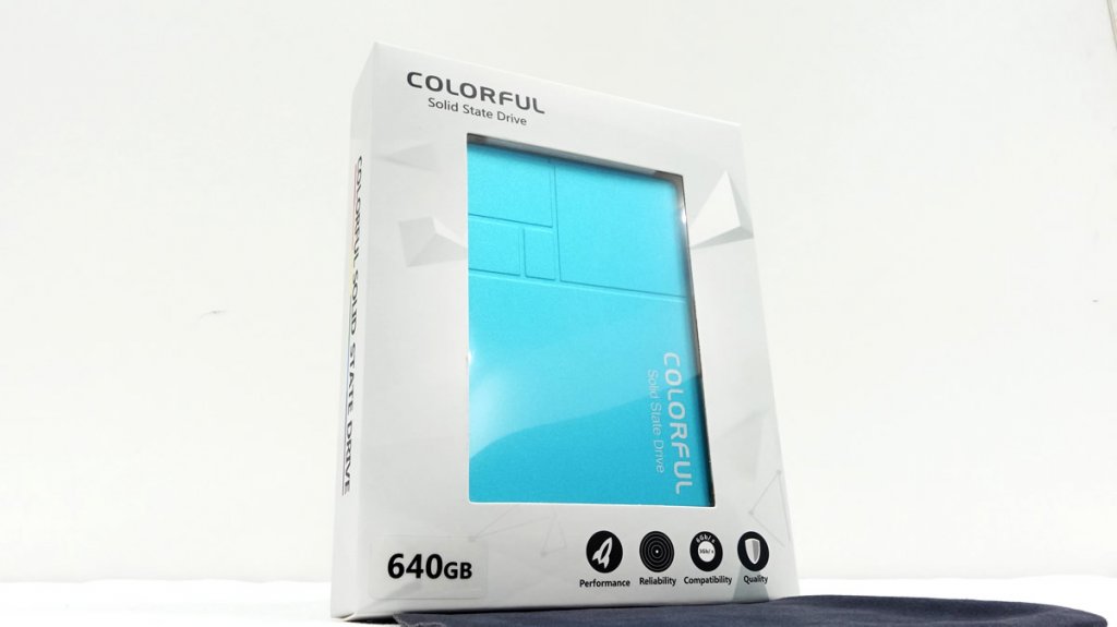 青色の640GB限定モデルやMLC NAND採用1TBモデルなど、COLORFULの定番