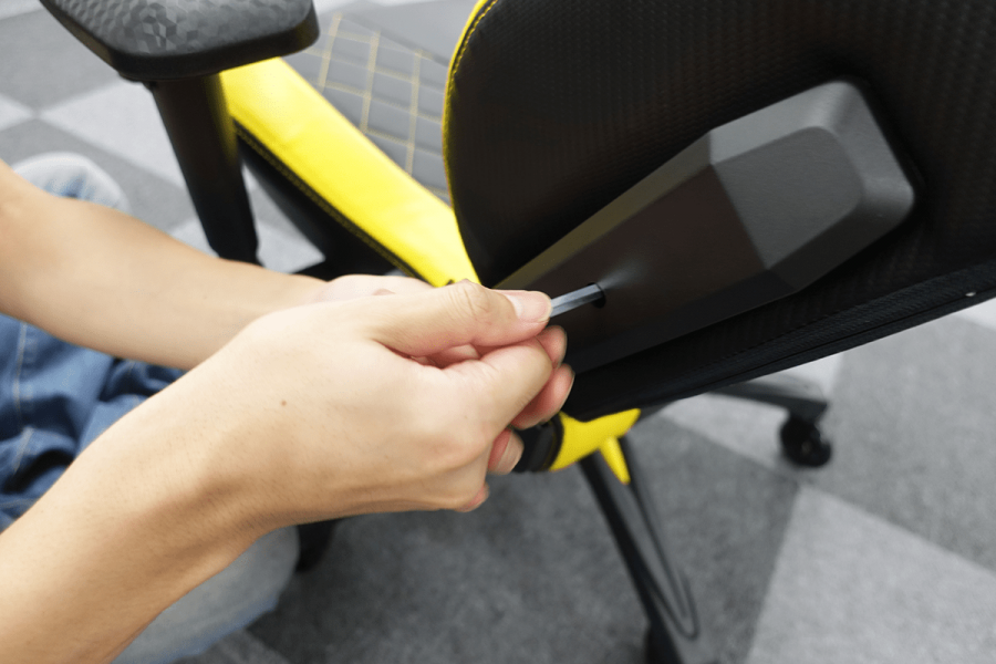 開封の儀! 注目のCorsair製ゲーミングチェア「T1 RACE」を 開封の儀! 注目のCorsair製ゲーミングチェア「T1 RACE」を