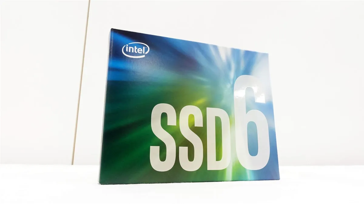 3D QLC NAND採用、インテルから低価格なPCIe接続M.2 2280 NVMe SSD 