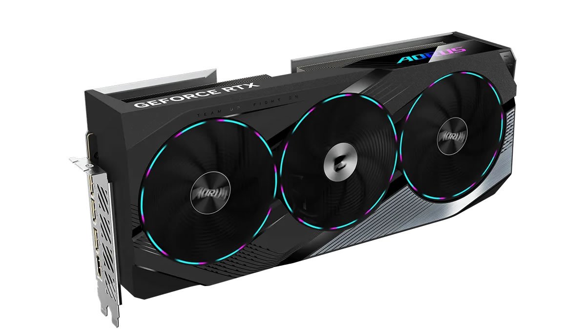 LCD搭載モデルも、GIGABYTEのAORUSからOC仕様のGeForce RTX 4070 Ti 