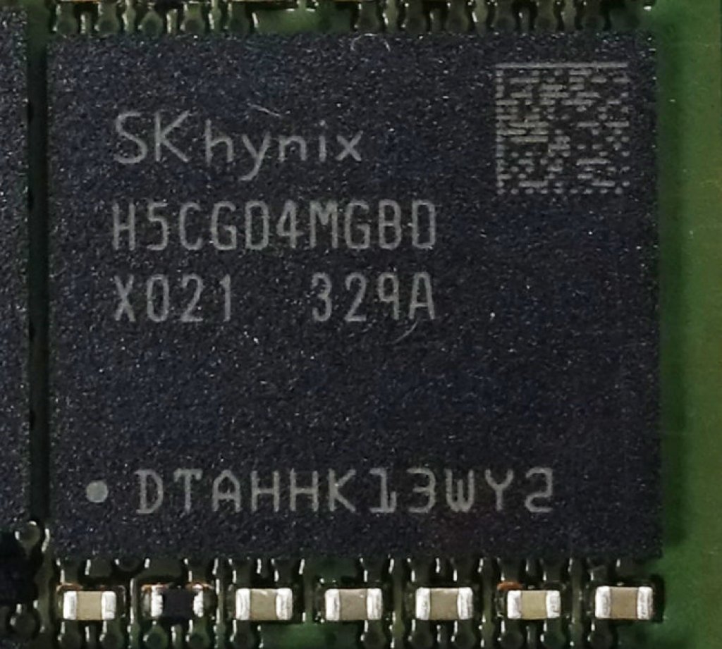 1枚で96GB、RDIMM ECCのDDR5 5600MT/s 96GBメモリーモジュールが 1枚で96GB、RDIMM ECCのDDR5 5600MT/s 96GBメモリーモジュールが