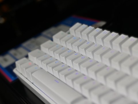 Rabbitから、磁気スイッチを採用したUS配列60%のラピッドトリガー対応キーボード「HM66 ゲーミングキーボード」が登場
