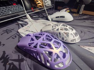 ネコ型ドングルで人気のWLMOUSE超軽量ゲーミングマウスBeast X、Beast X Miniがアップデート、合計32バリエーションでの登場。