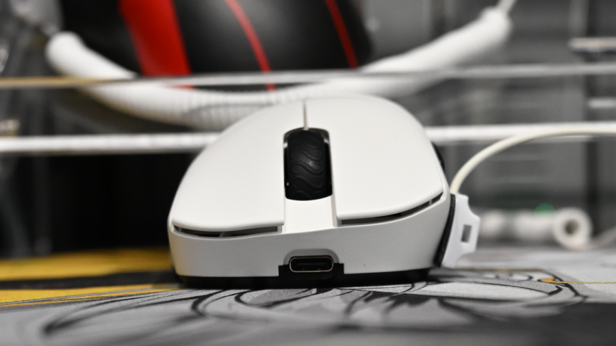 LAMZU、小型のエルゴノミックゲーミングマウス、「 Paro Aurora」が