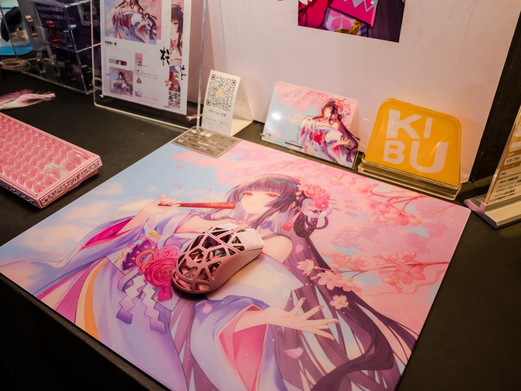 KIBU Gearより、人気イラストレーター描きおろしイラストのガラス