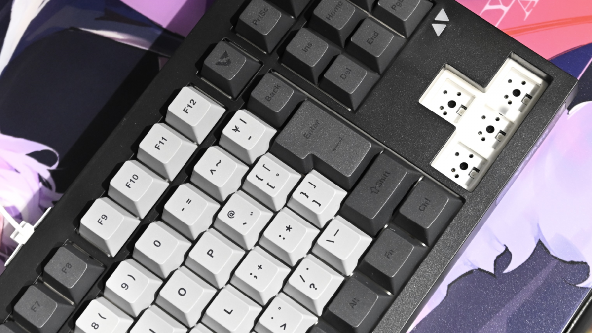 VAROより、ワイヤレス接続可能な日本語配列の8K対応ゲーミング