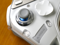 VuzixのHDMI接続ヘッドマウントディスプレイ「iWearビデオ