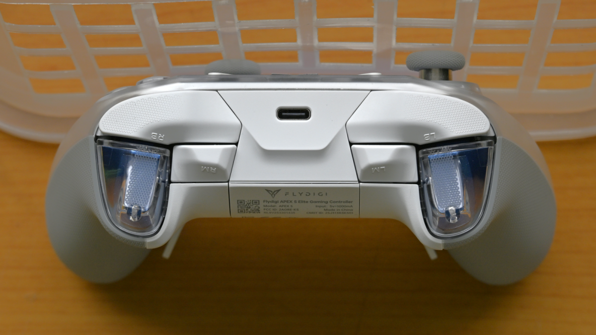 FLYDIGIから、進化したフラグシップ『APEX5』ワイヤレスゲーミング