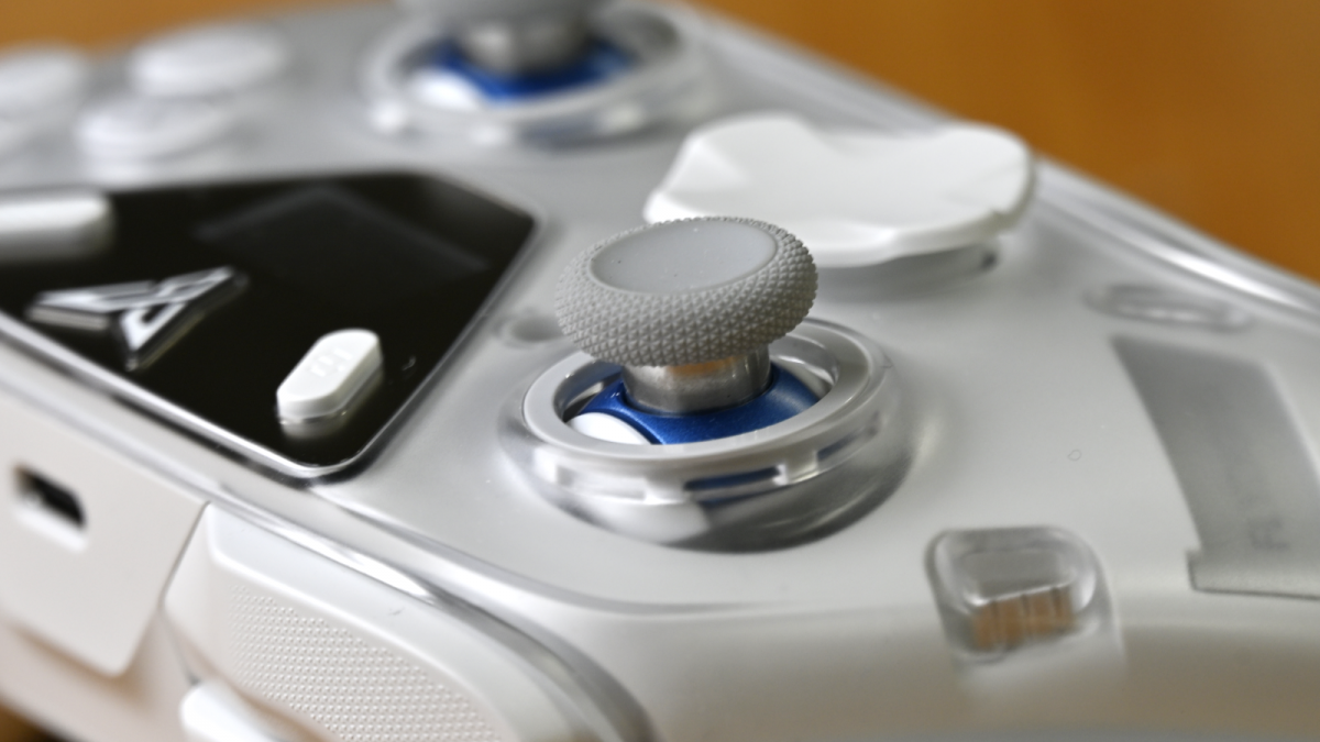 FLYDIGIから、進化したフラグシップ『APEX5』ワイヤレスゲーミング