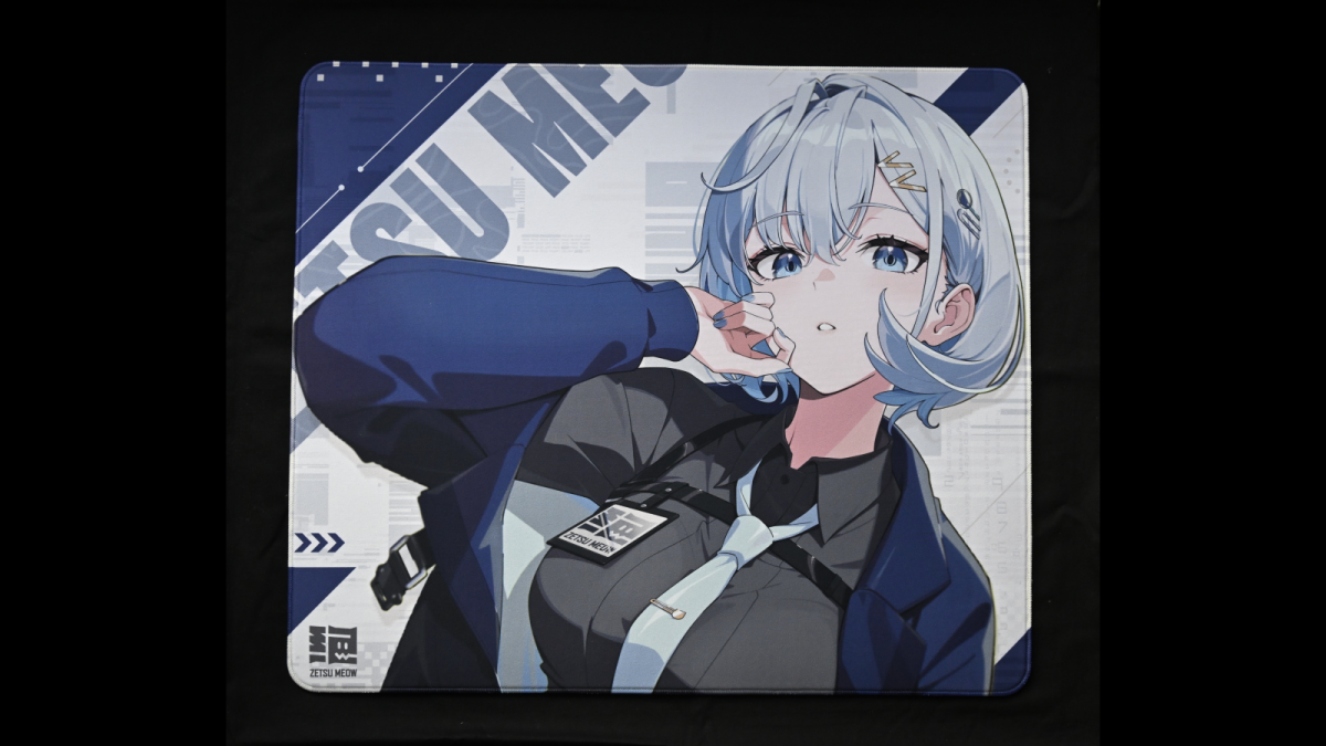 キャラクターが大きくデザインされたバランスタイプのゲーミングマウス