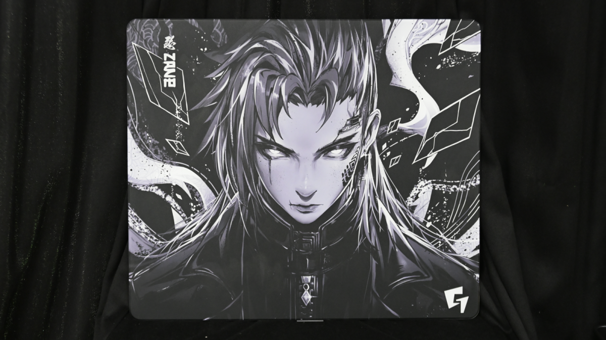 GLSSWRKS」より、日本限定カラーのガラスマウスパッド「GLSSWRKS Zane