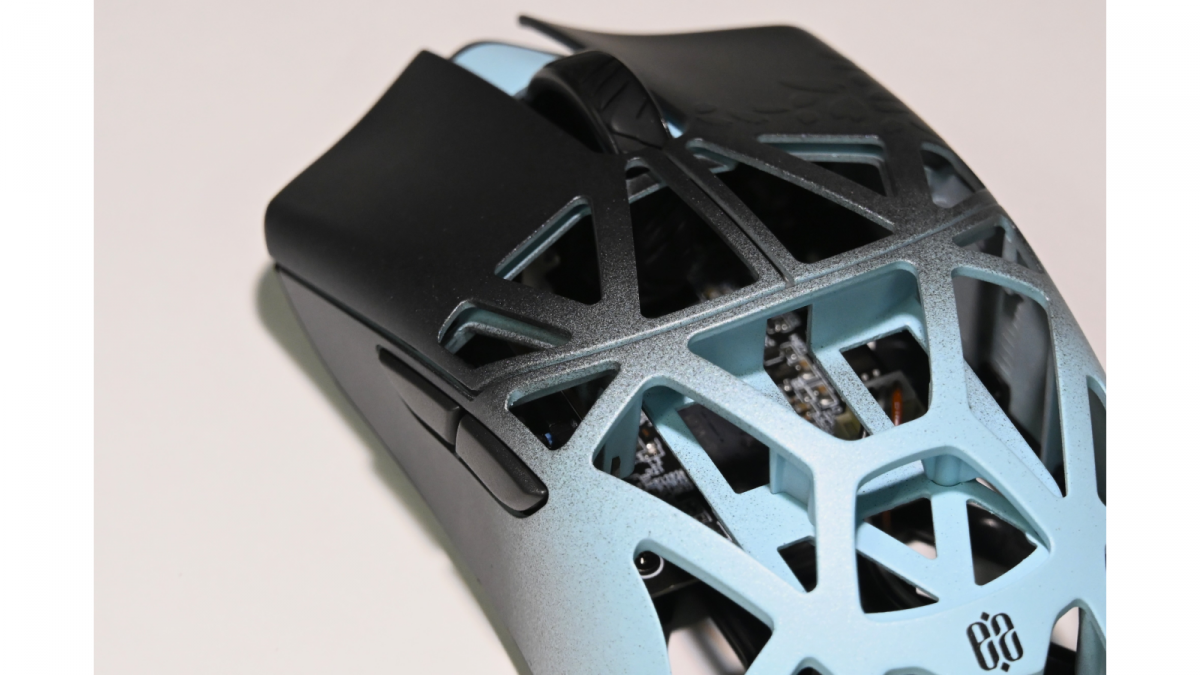 プロゲーミングチーム「NOEZ FOXX」とコラボした特別カラーの