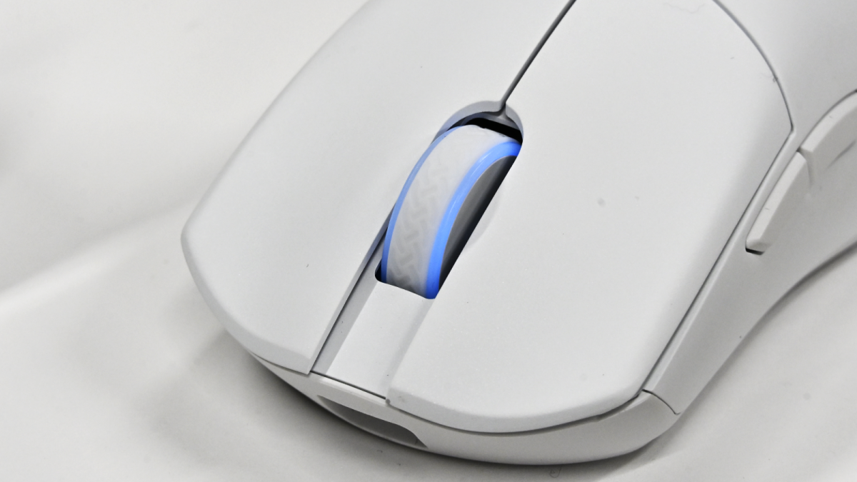 液晶搭載のネコ型ドングルを備えたマグネシウム合金製ゲーミングマウス