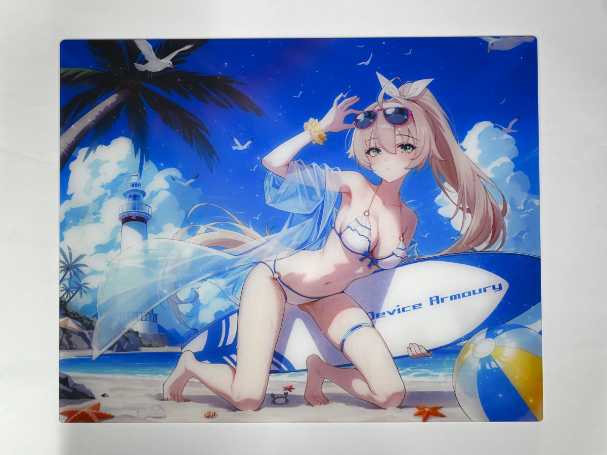 DeviceArmouryより、夏の海がモチーフのガラスマウスパッド