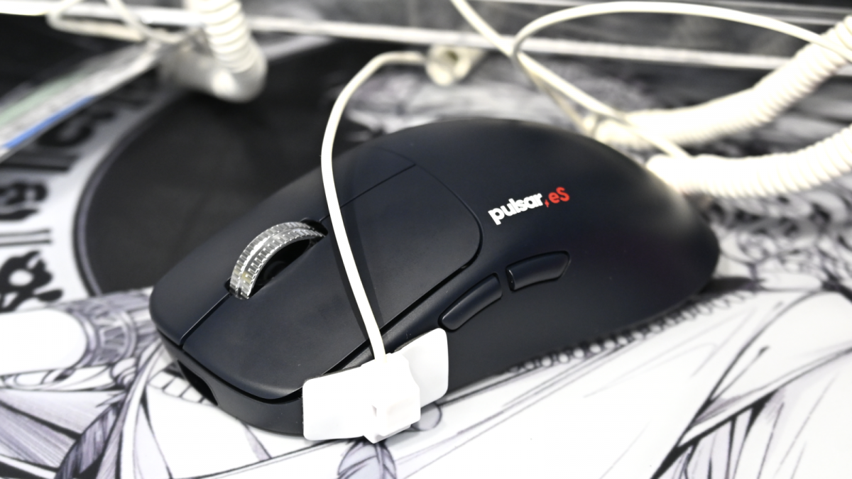 Pulsar x VAXEE! 低めのハンプが特徴のゲーミングマウス『Pulsar eS FS