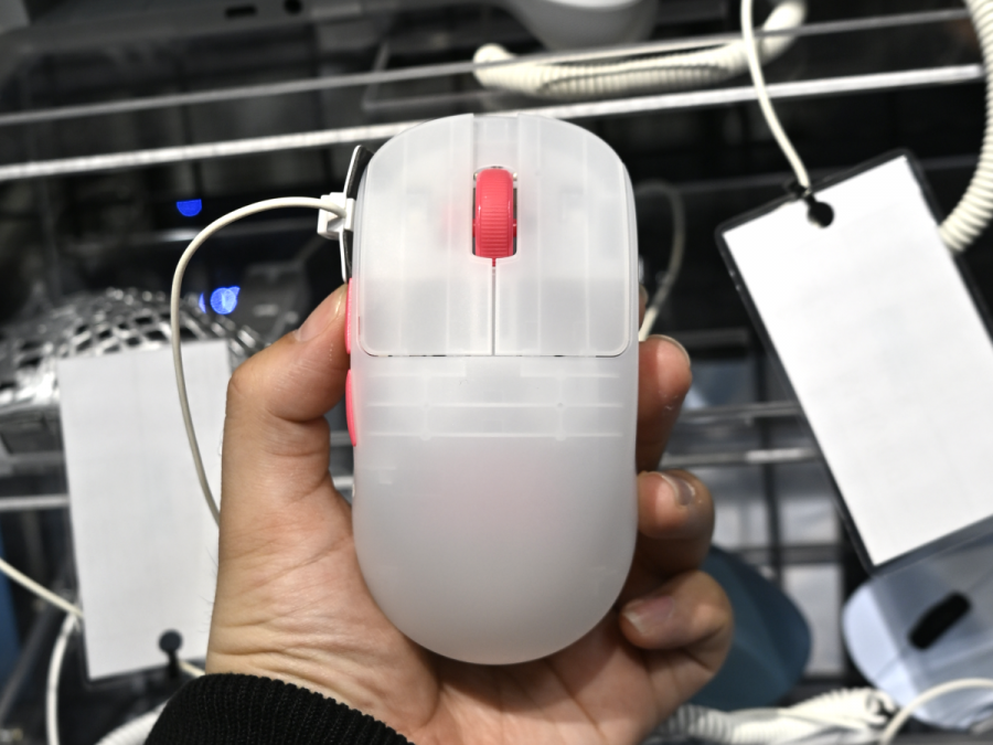ATKから、軽量・低遅延・高精度なゲーミングマウス Blazing Sky ZERO