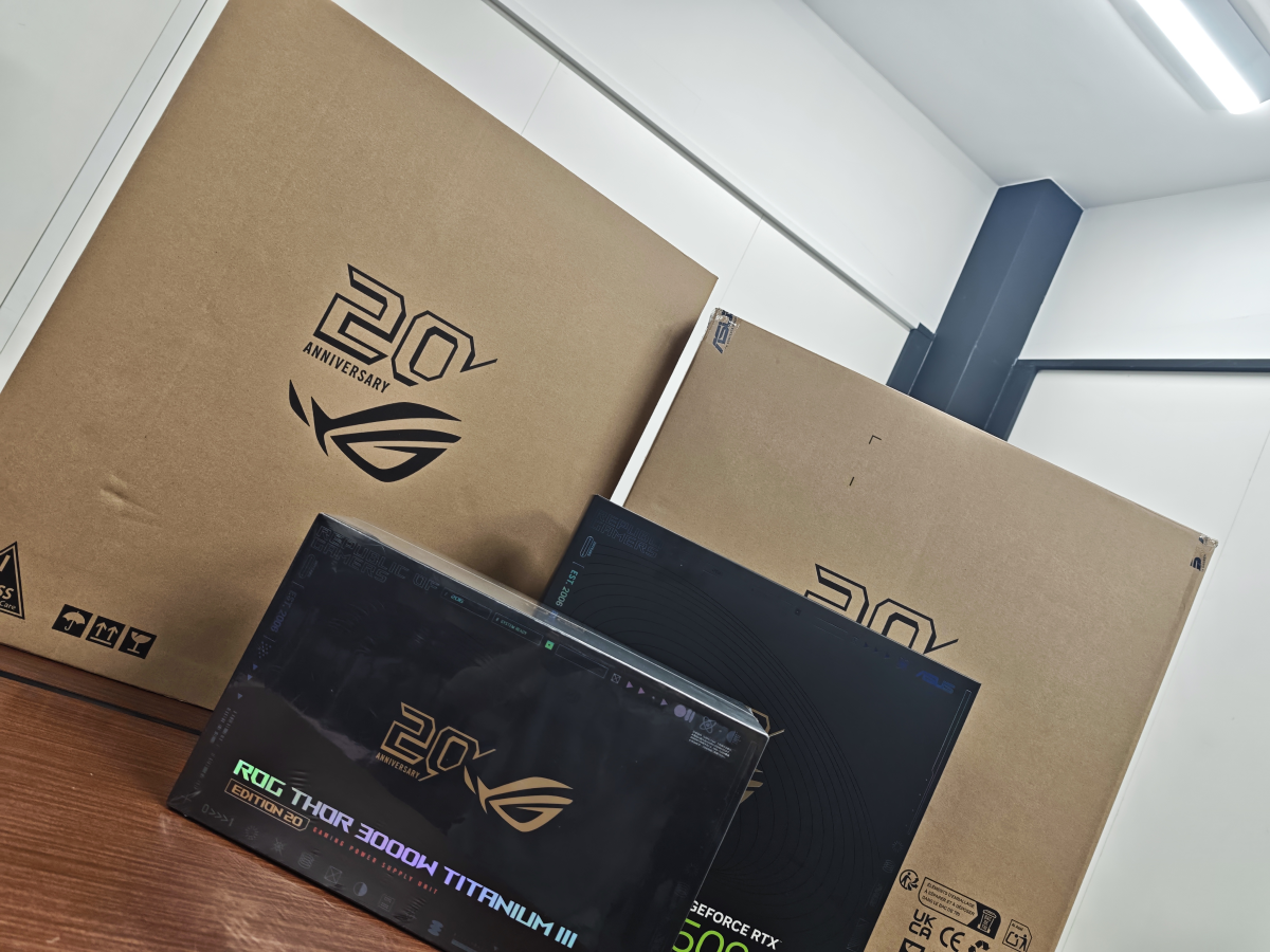ASUS ROG設立20周年を記念したRTX 5090 搭載グラフィックスカード