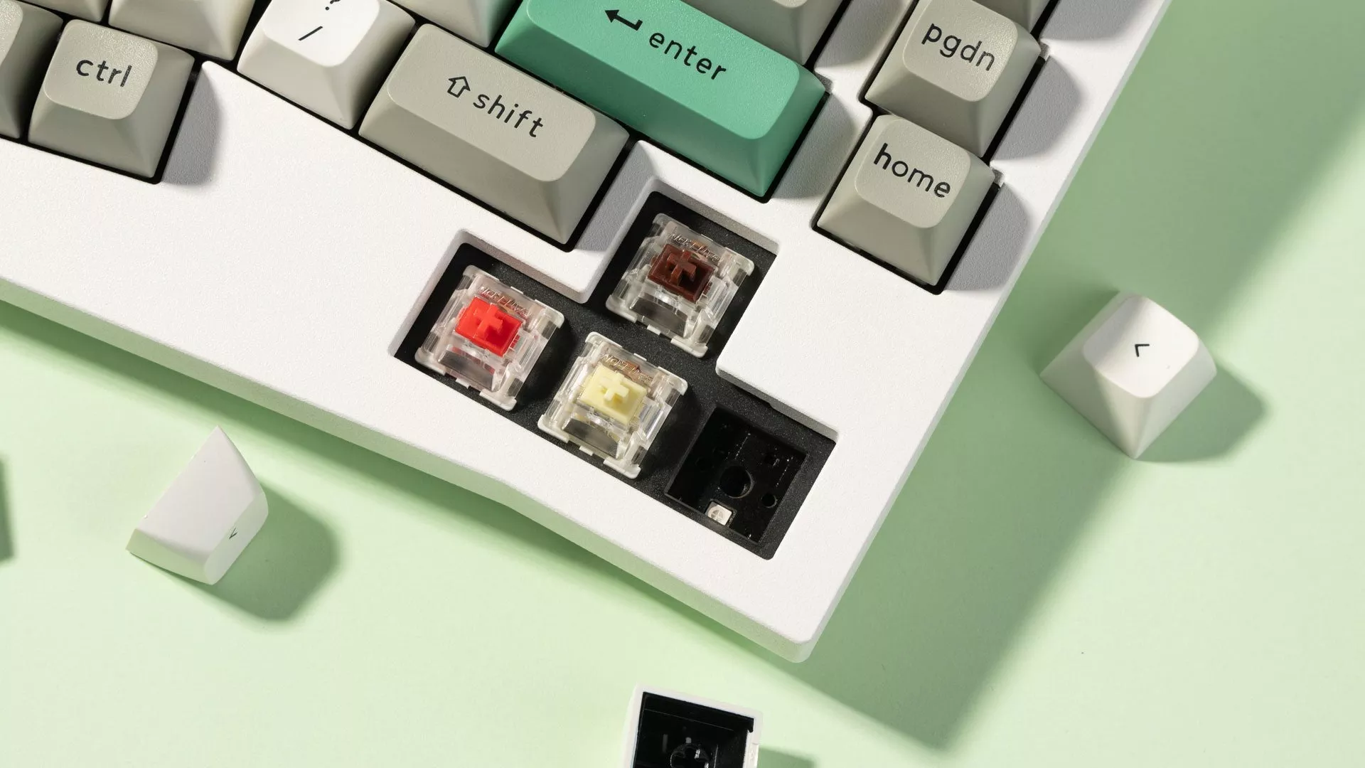 Keychron Q10 Max　Alice　75％　赤軸　未使用キャリーケース q10max-black-jis-