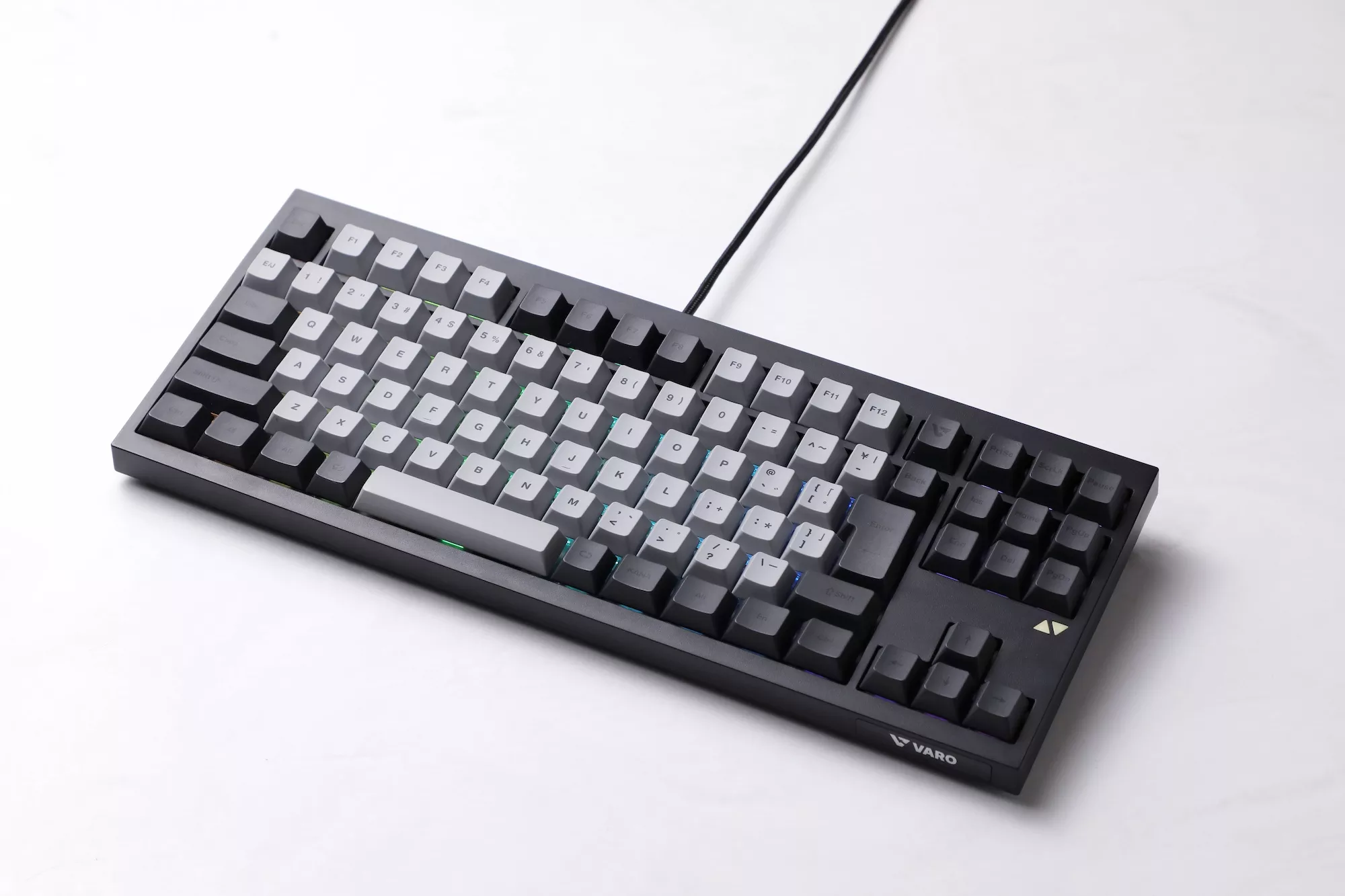 VARO VARO メカニカルキーボード (有線・無線・Bluetooth対応)/VERY