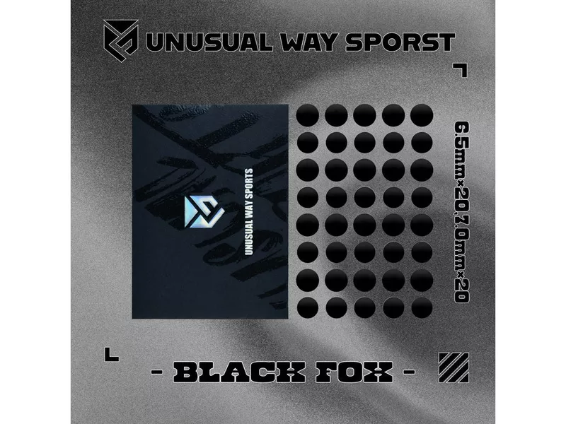 人工宝石を素材にしたマウスソールなど、「Unusual Way Sports」製
